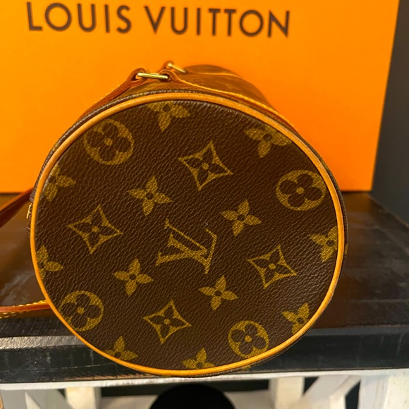 Louis Vuitton cylinder bag - Picture 3 of 5
